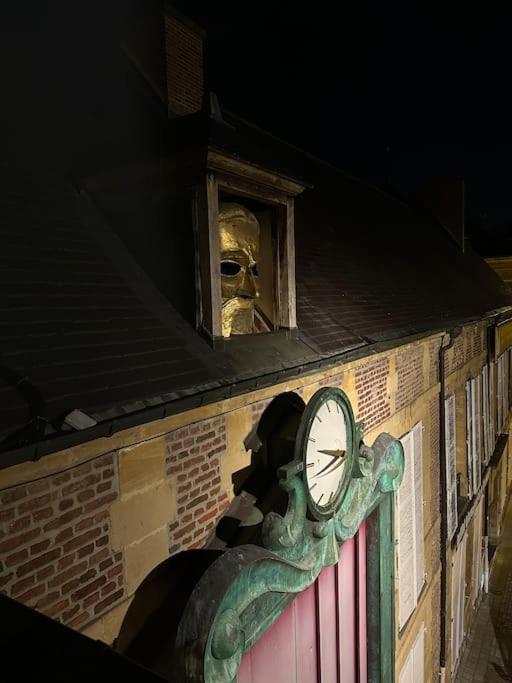 Superbe T2 A 200M De La Place Ducale Charleville-Mézières Exteriör bild